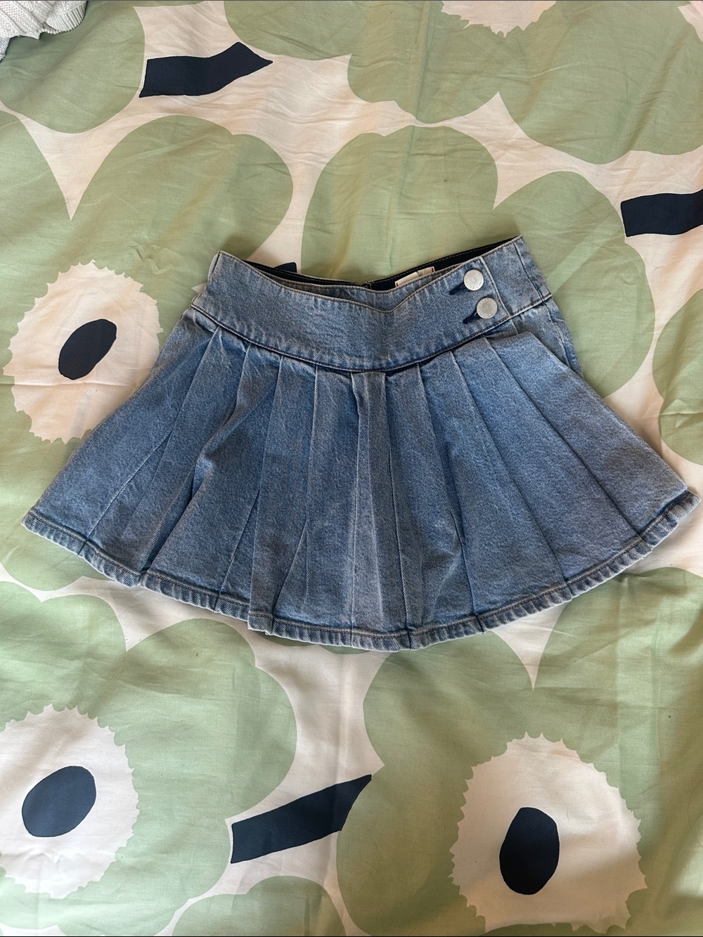 Alice + Olivia Pleated Light Wash Denim Skort Size 25
